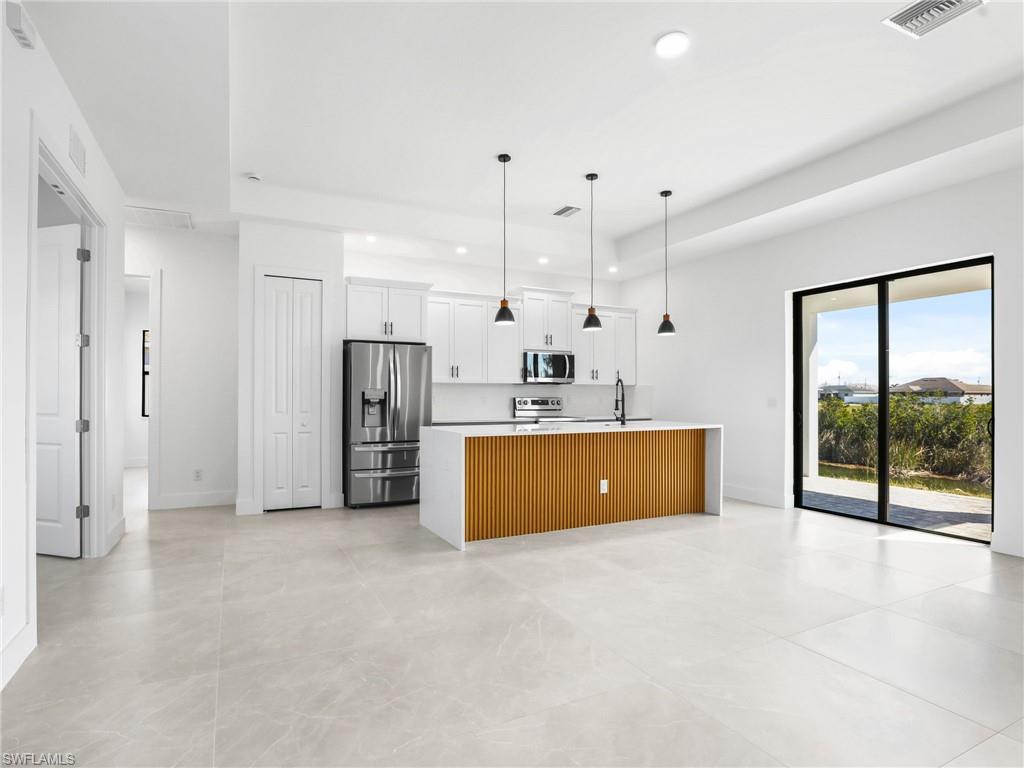 CAPE CORAL - Residential Lease