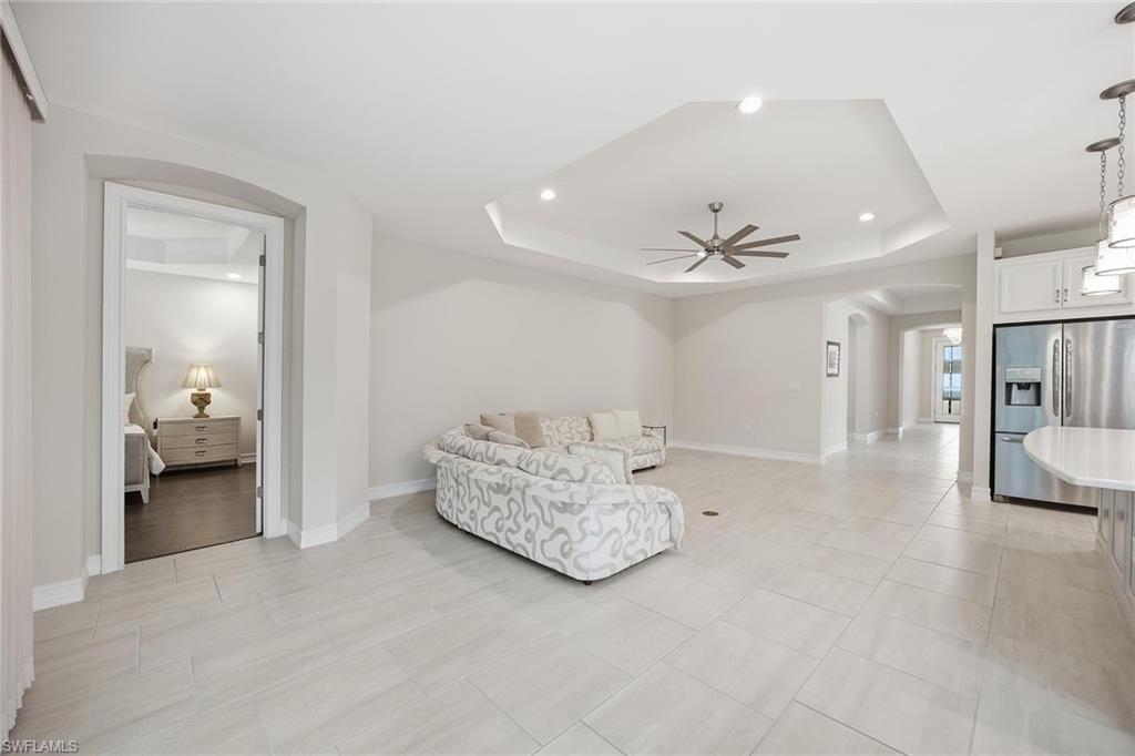 HALFMOON POINT - Residential