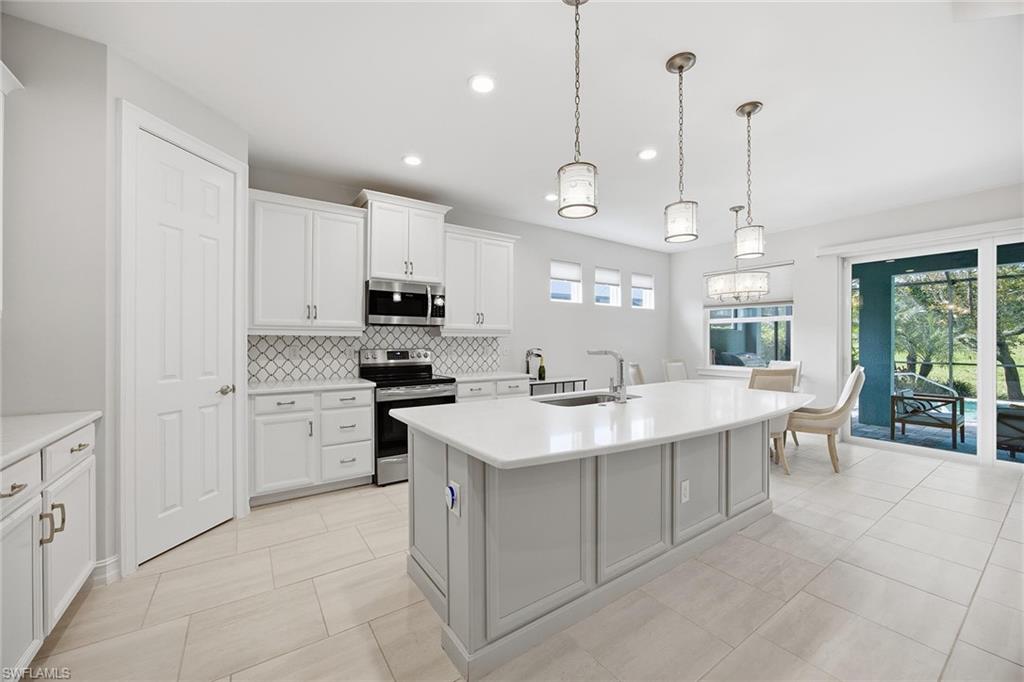 HALFMOON POINT - Residential