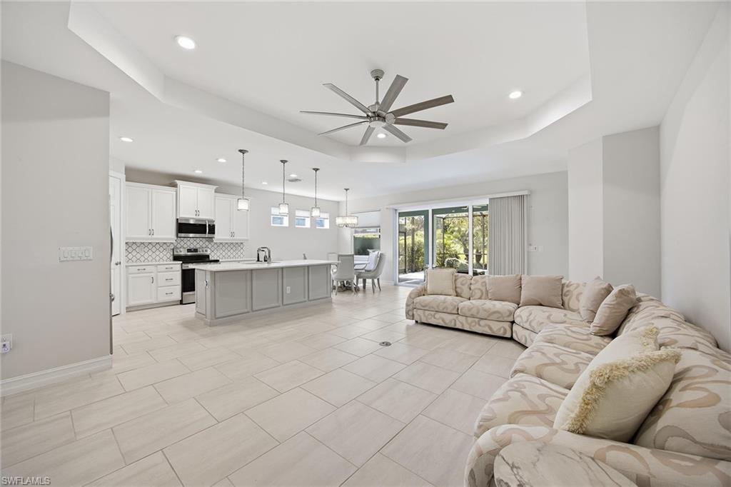 HALFMOON POINT - Residential