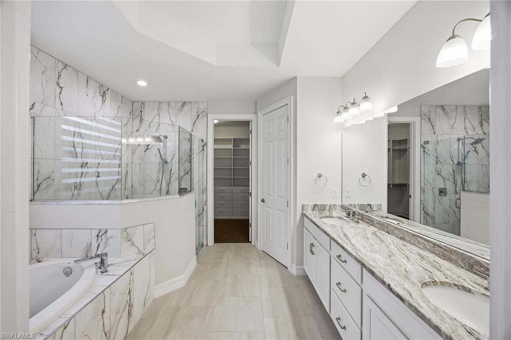 HALFMOON POINT - Residential