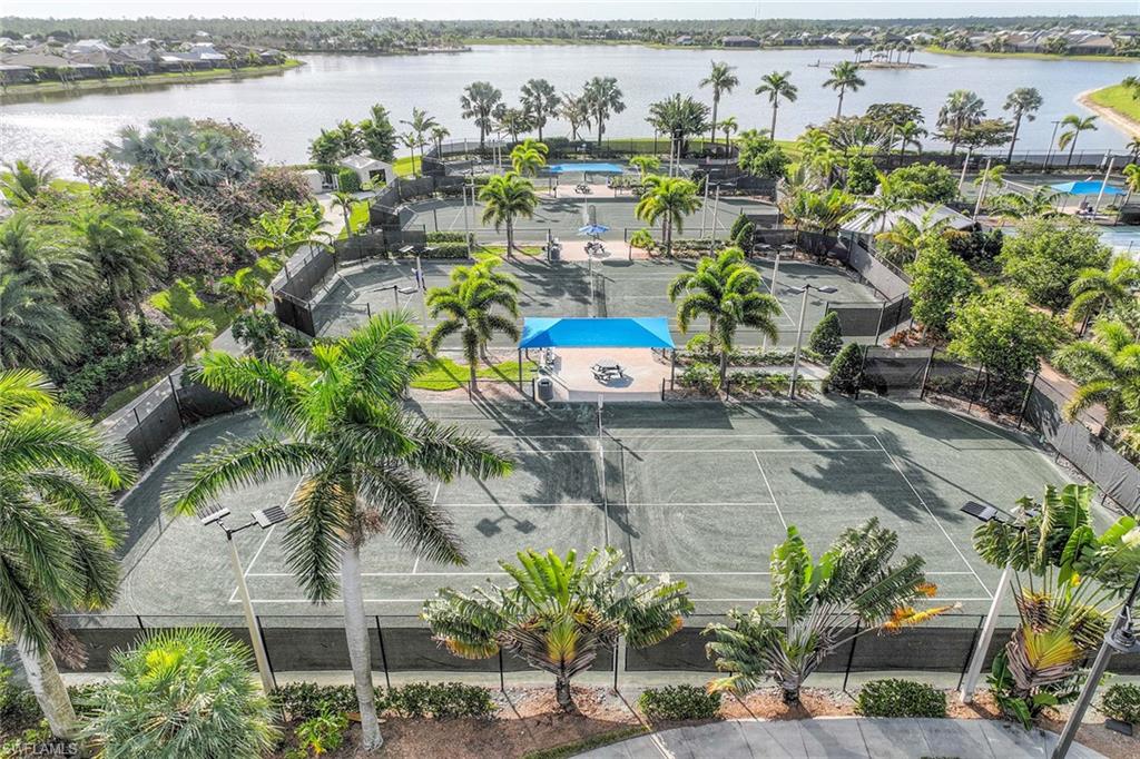 HALFMOON POINT - Residential