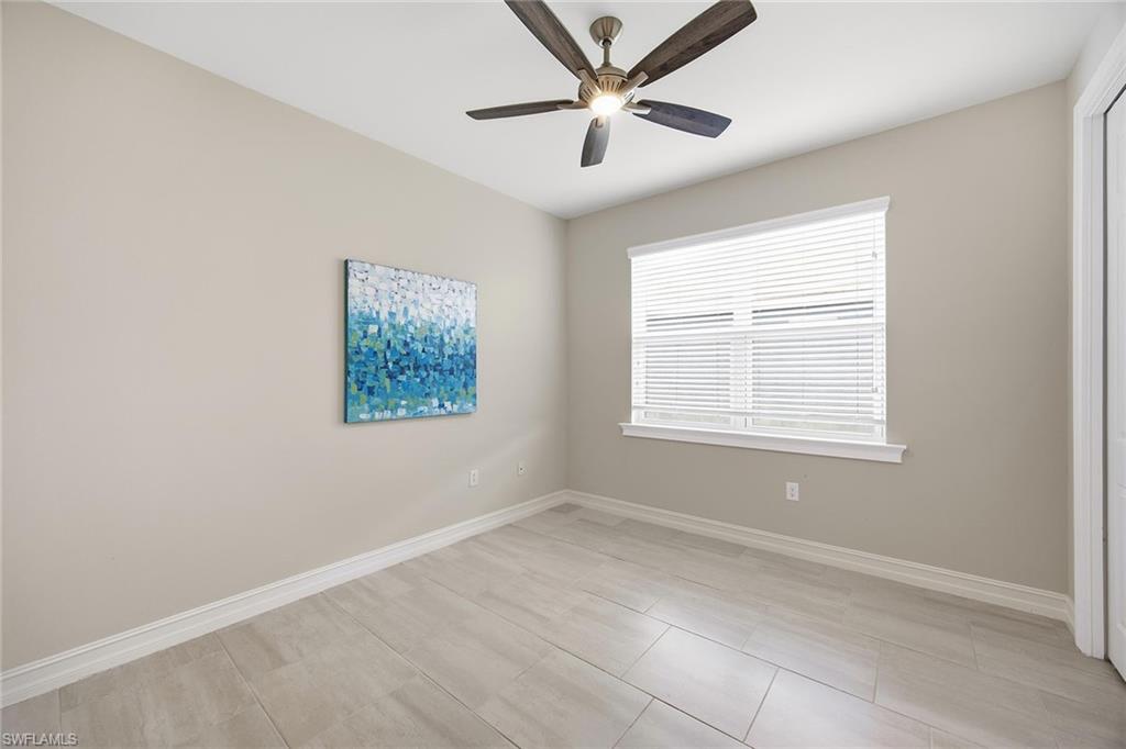 HALFMOON POINT - Residential