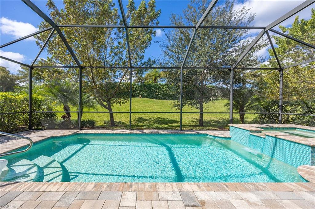 HALFMOON POINT - Residential