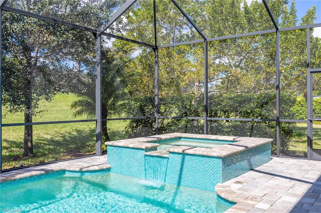 HALFMOON POINT - Residential