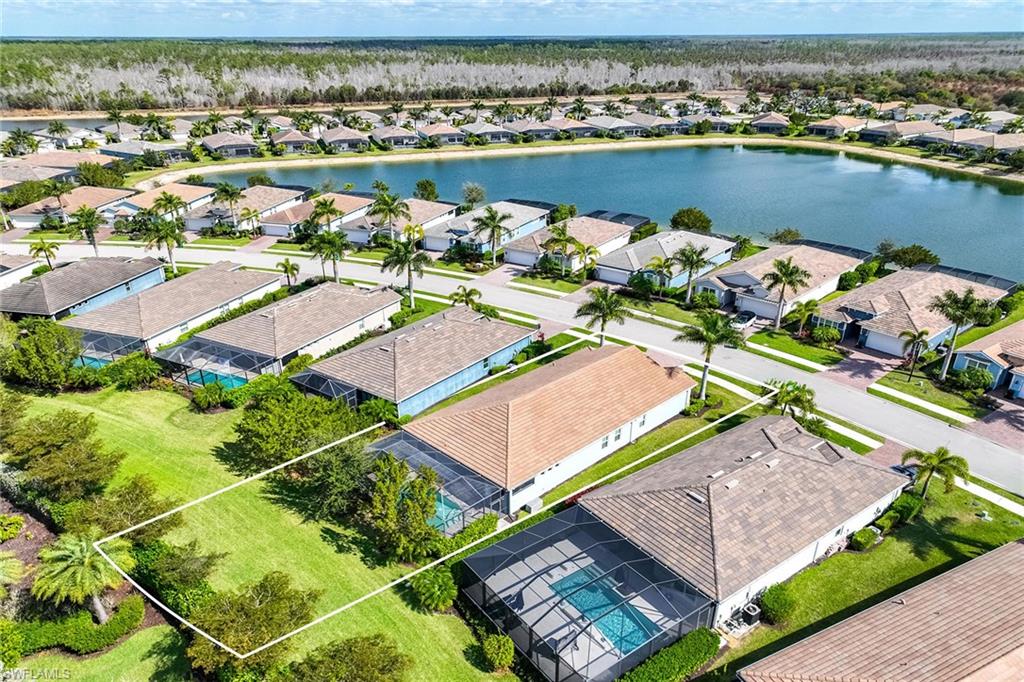 HALFMOON POINT - Residential