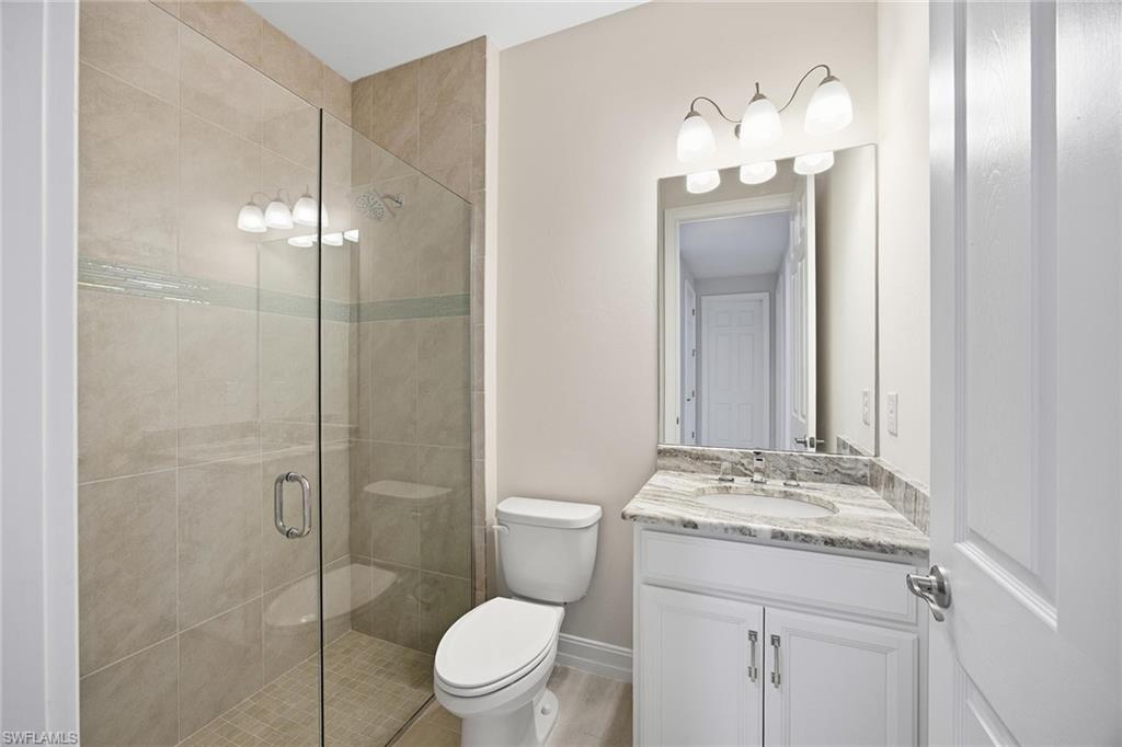 HALFMOON POINT - Residential