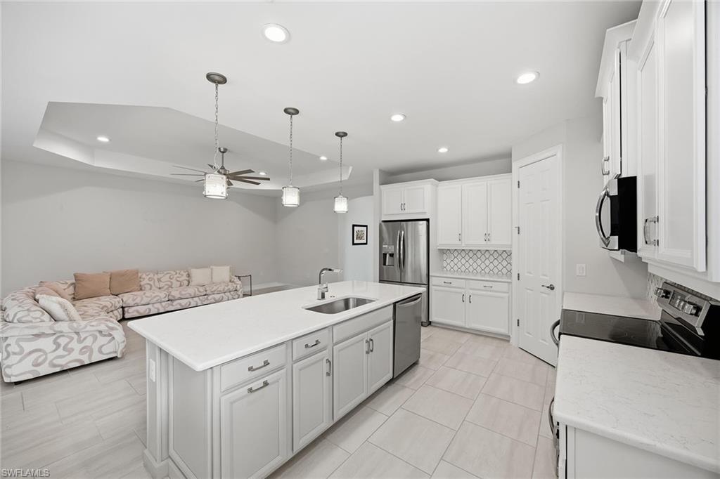 HALFMOON POINT - Residential