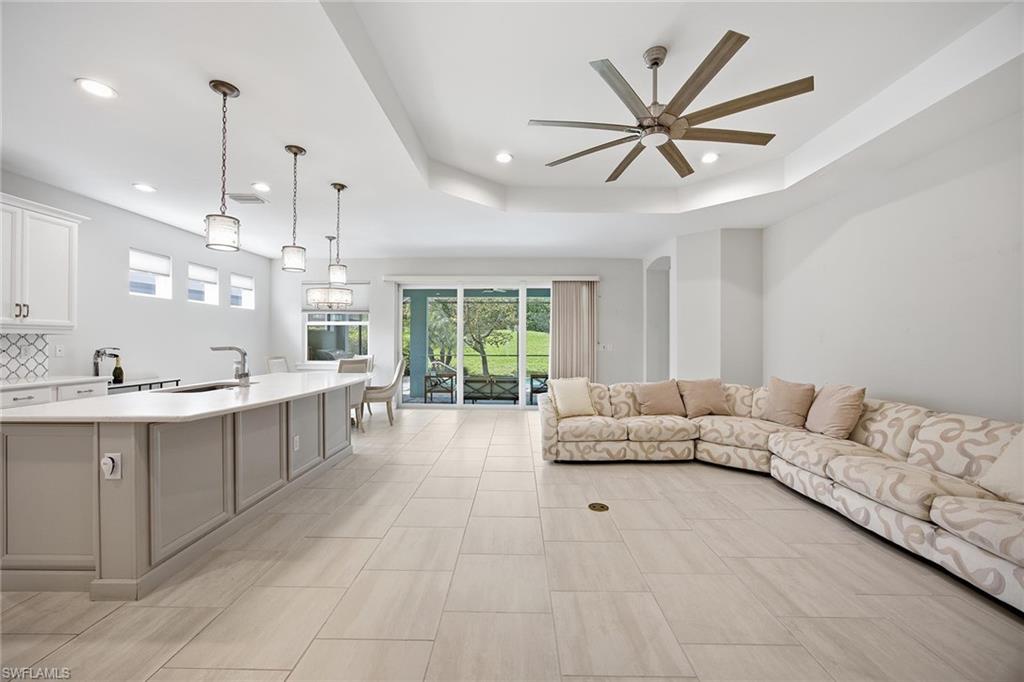 HALFMOON POINT - Residential