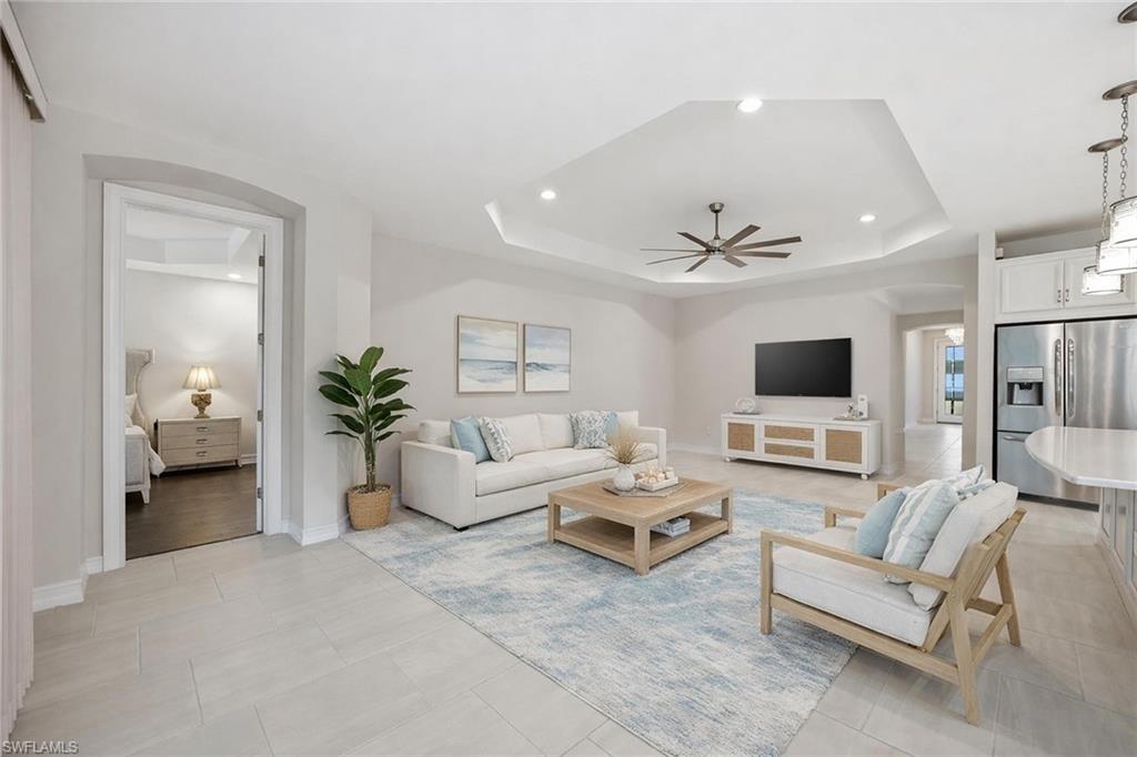 HALFMOON POINT - Residential