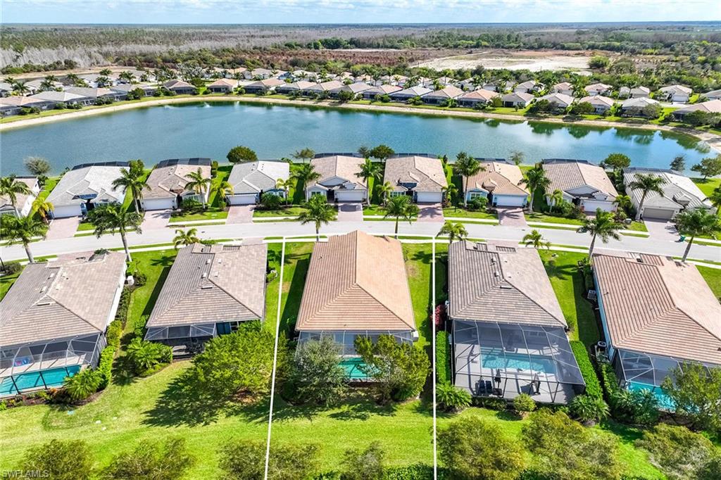 HALFMOON POINT - Residential