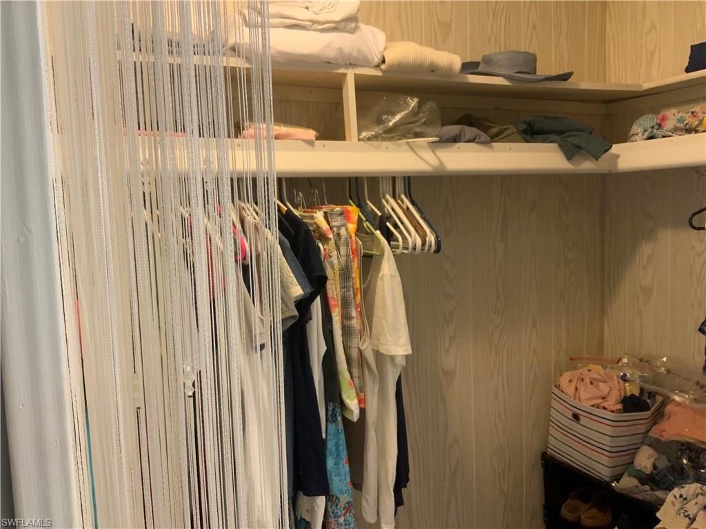 SIX LAKES COUNTRY CLUB - Residential