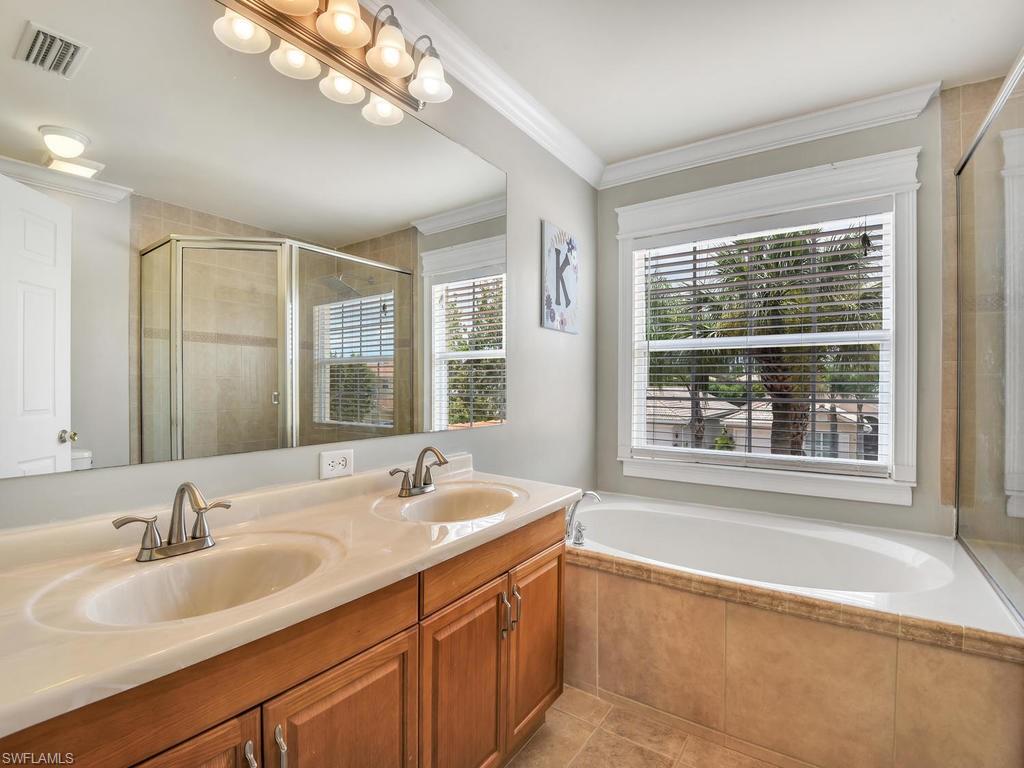 BOTANICA LAKES - Residential