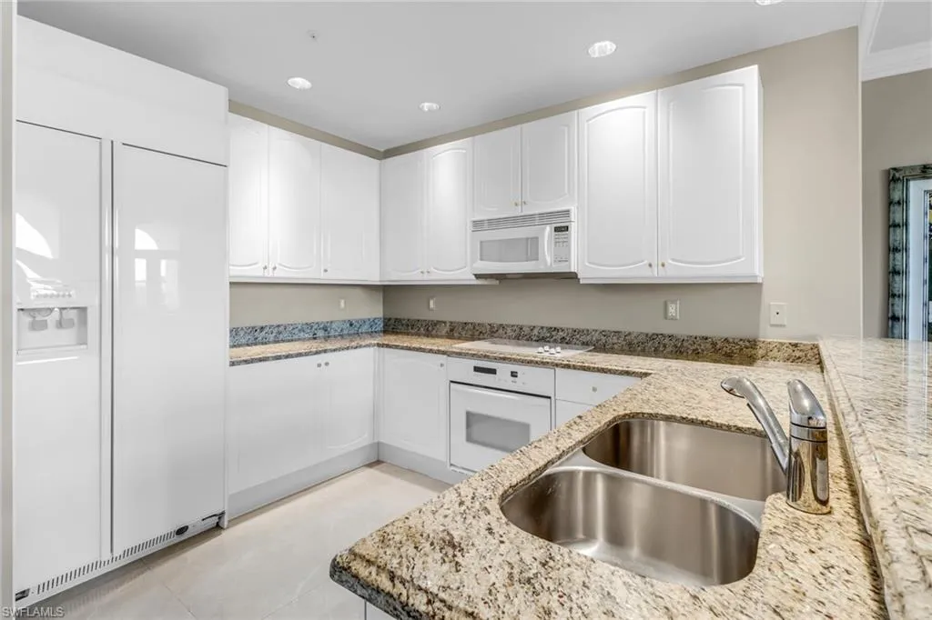 Naples, Florida, 34102, United States, 2 Bedrooms Bedrooms, ,2 BathroomsBathrooms,Residential,Active,1834333