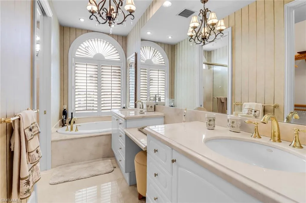 Naples, Florida, 34102, United States, 2 Bedrooms Bedrooms, ,2 BathroomsBathrooms,Residential,Active,1834333