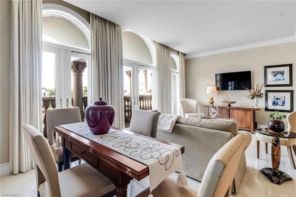 Naples, Florida, 34102, United States, 2 Bedrooms Bedrooms, ,2 BathroomsBathrooms,Residential,Active,1834333