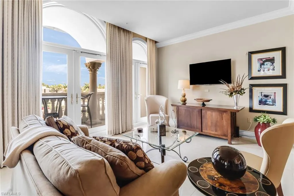 Naples, Florida, 34102, United States, 2 Bedrooms Bedrooms, ,2 BathroomsBathrooms,Residential,Active,1834333