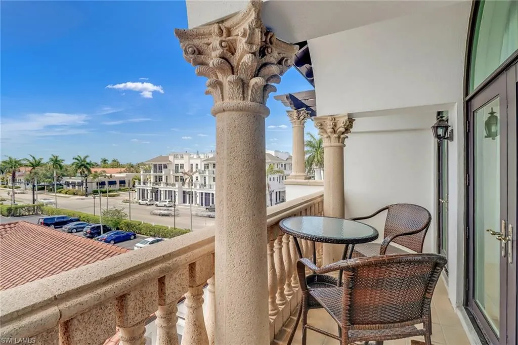 Naples, Florida, 34102, United States, 2 Bedrooms Bedrooms, ,2 BathroomsBathrooms,Residential,Active,1834333