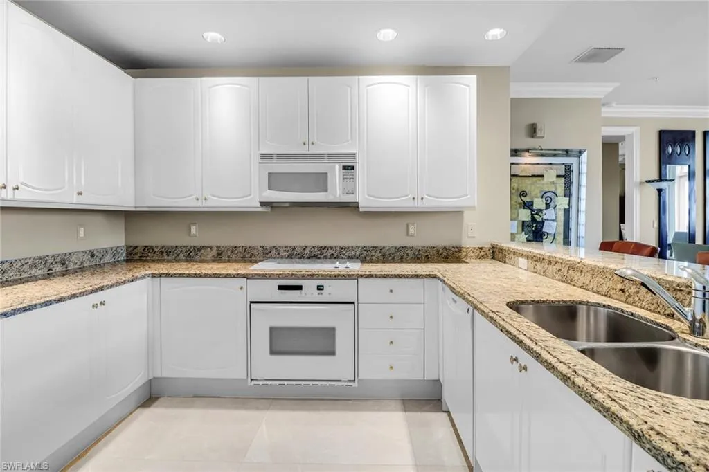 Naples, Florida, 34102, United States, 2 Bedrooms Bedrooms, ,2 BathroomsBathrooms,Residential,Active,1834333