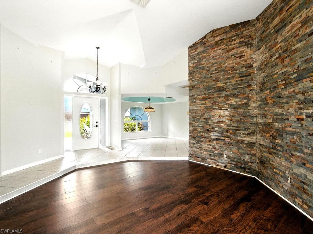 CAPE ROYAL - Residential