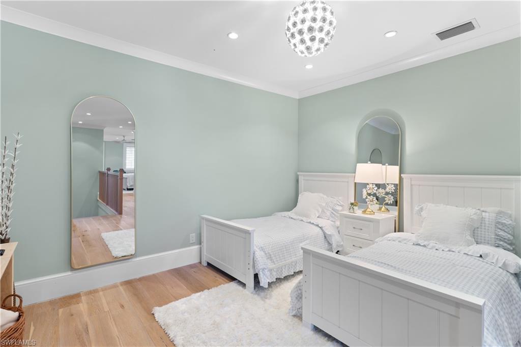 PARK SHORE - Residential