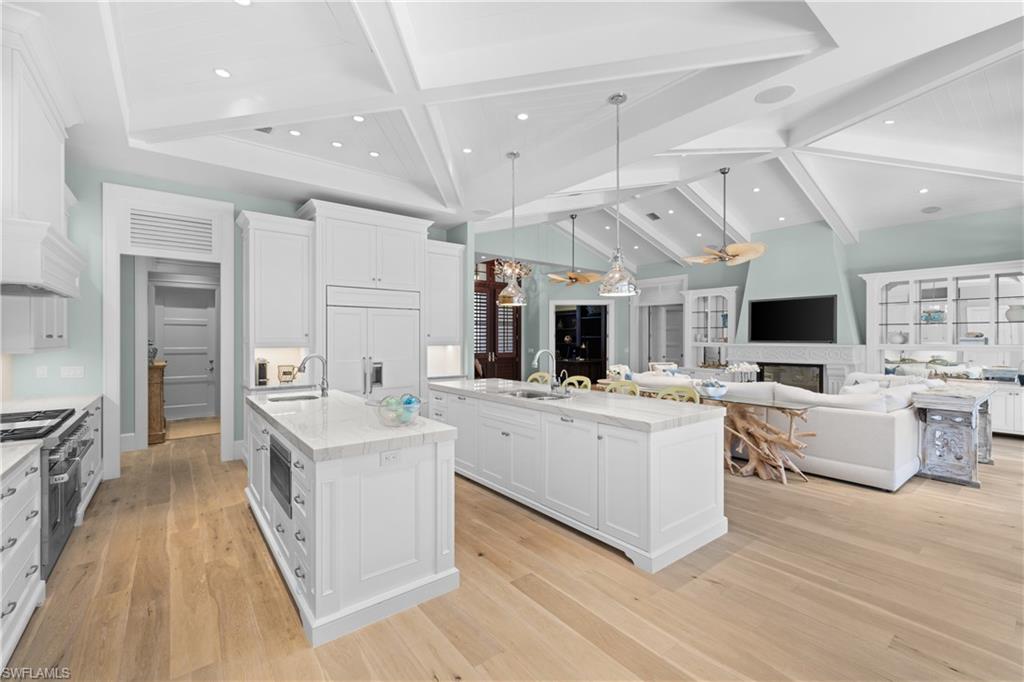 PARK SHORE - Residential