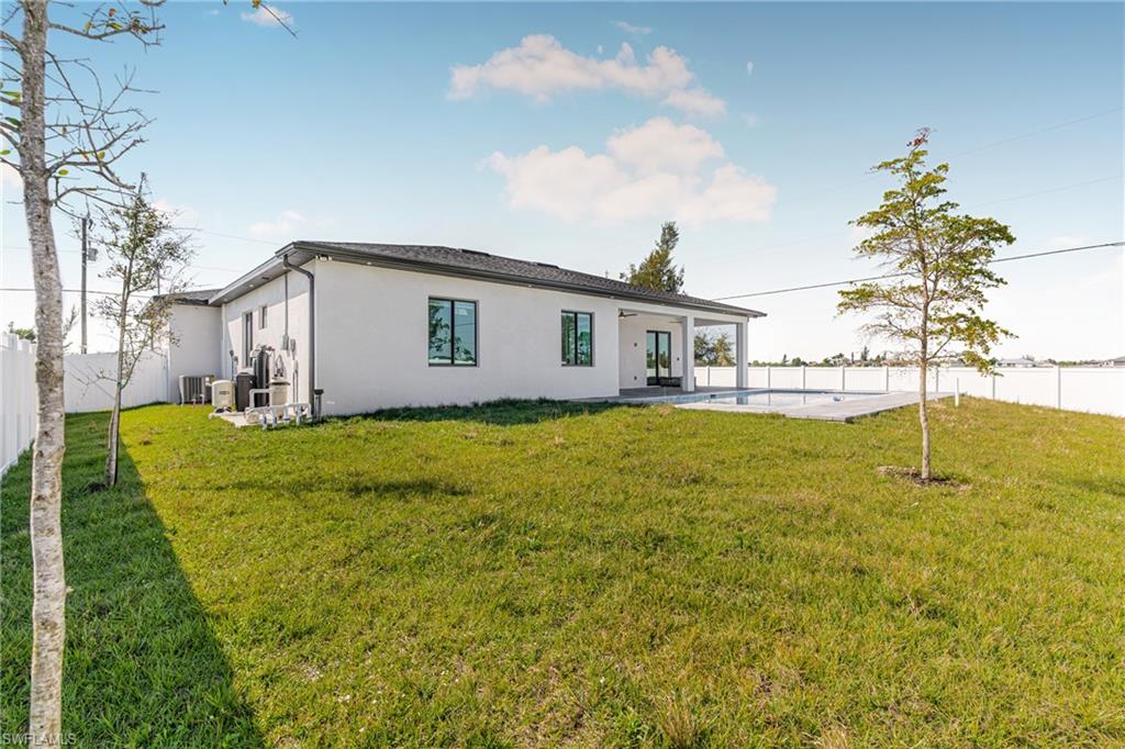 CAPE CORAL - Residential