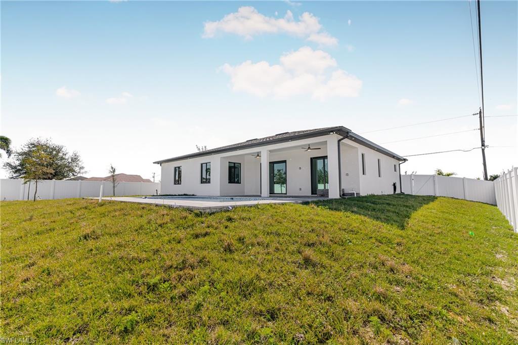 CAPE CORAL - Residential