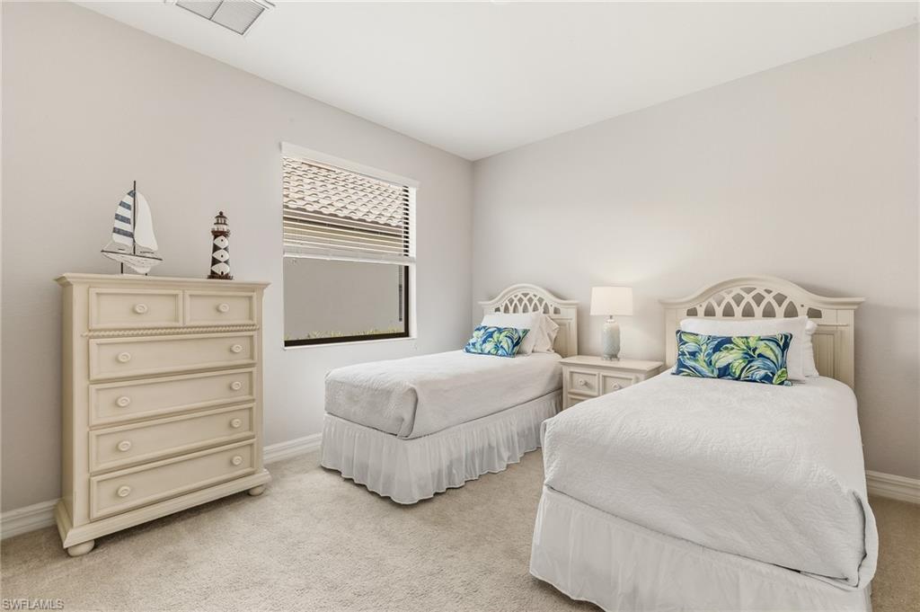 TWIN EAGLES - Residential