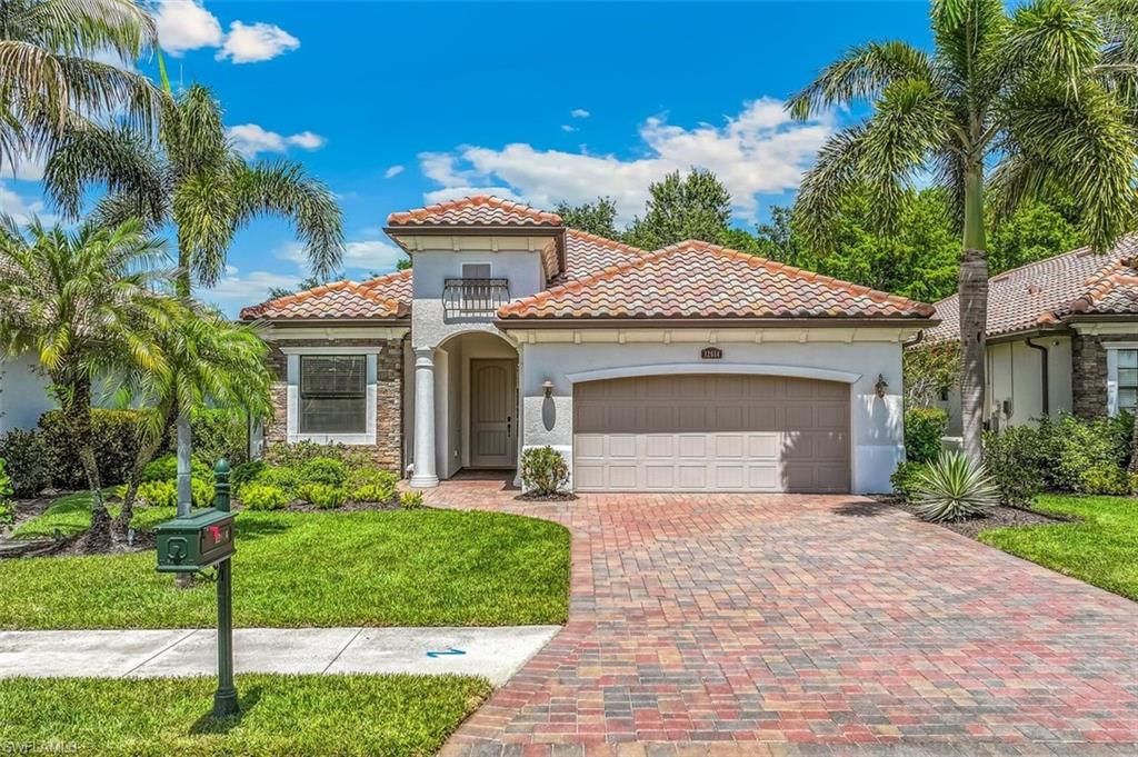 Photo of 12614 Fenhurst WAY, NAPLES, FL 34120 (MLS # 226016207)