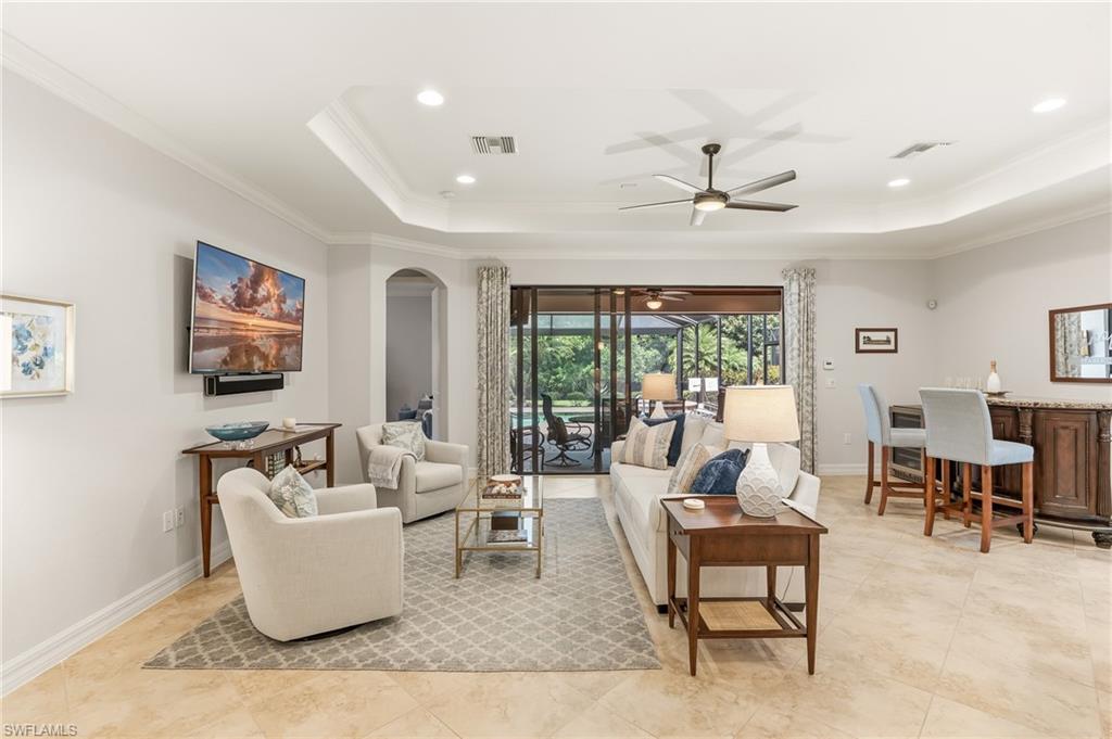 TWIN EAGLES - Residential