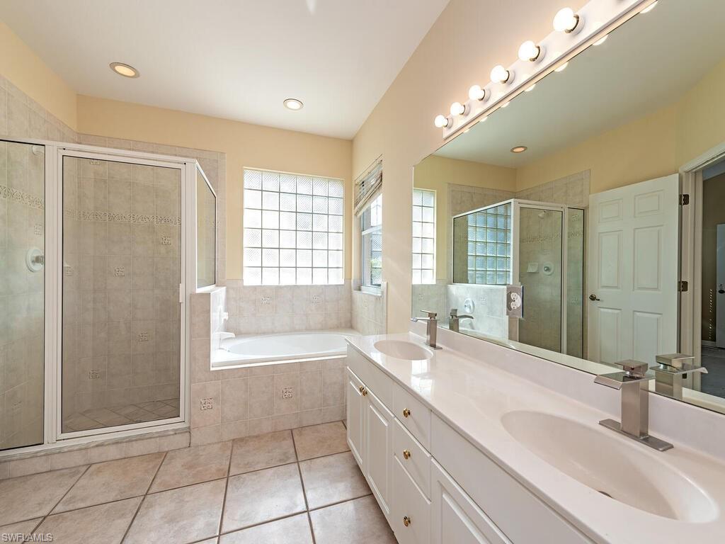 AUTUMN WOODS - Residential