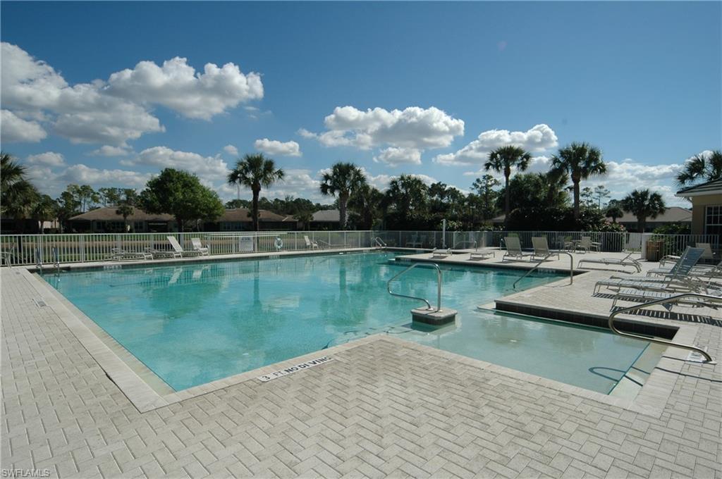 AUTUMN WOODS - Residential