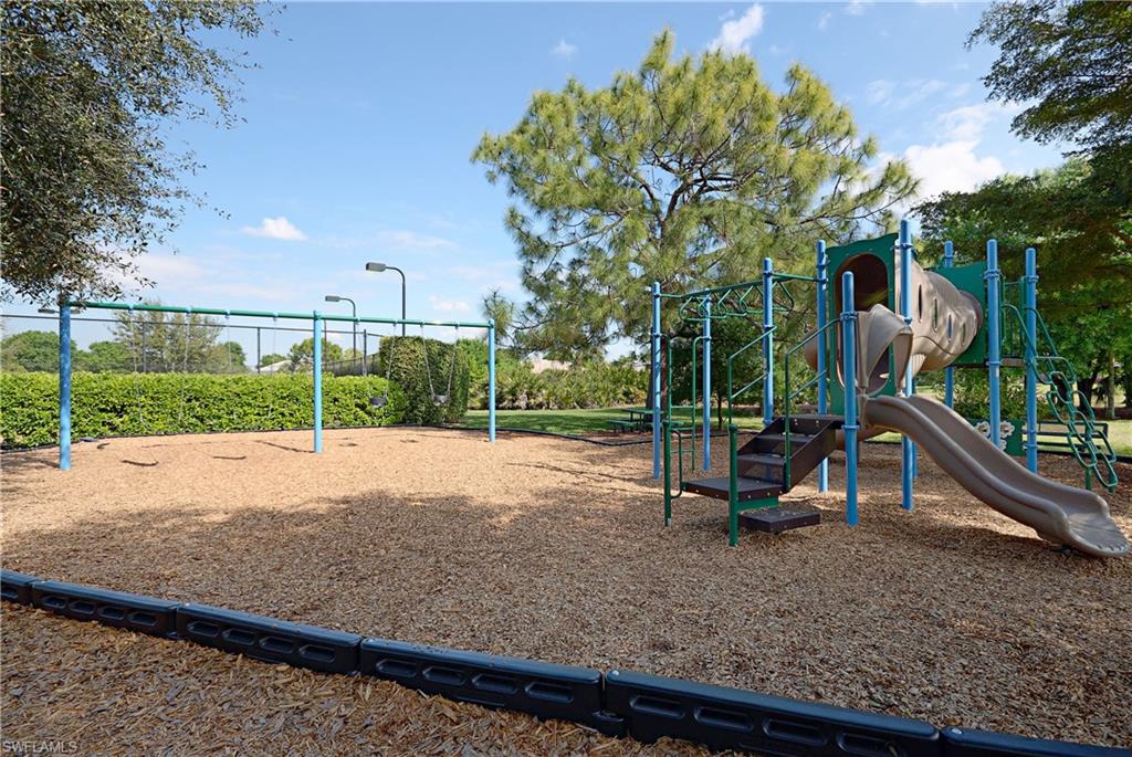 AUTUMN WOODS - Residential