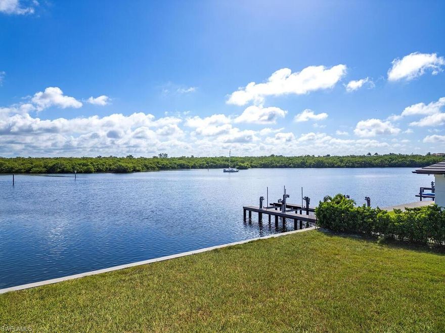 Incredible estate lot opportunity in Royal Harbor! Don't miss your chance to own one of the last remaining estate lots in the highly sought-after Royal Harbor community. This stunning 0.40-acre lot offers endless views of Haldeman Creek, making it the perfect canvas for your dream estate. With a new seawall already in place, this lot is ready for you to bring your vision to life! Enjoy the luxury of a motor stream with direct access to the Gulf of Mexico, allowing for seamless trips to open waters—just minutes from your doorstep. Location is key, and this property doesn’t disappoint! You’ll be ideally situated close to downtown with charming 5th Avenue South and 3rd Street South, where you can indulge in world-class dining, shopping, and vibrant entertainment, along with pristine white sand beaches just a short drive away.

Create your paradise in Royal Harbor—this opportunity won't last long!