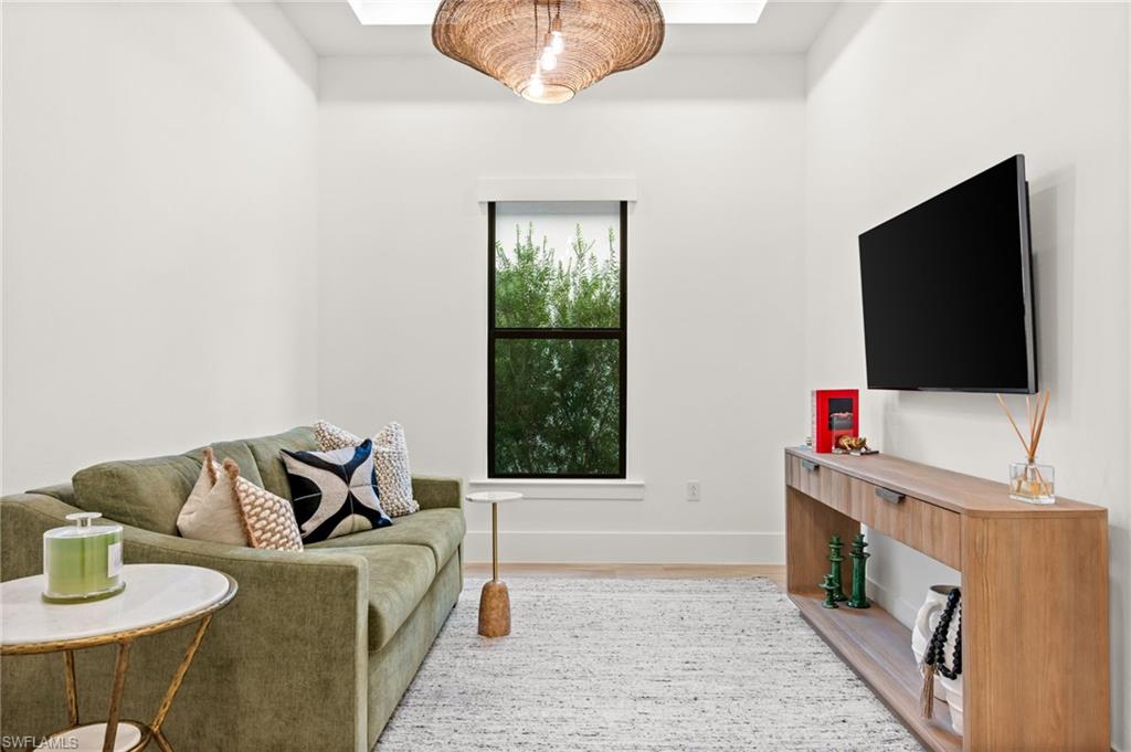 CAYMAS - Residential