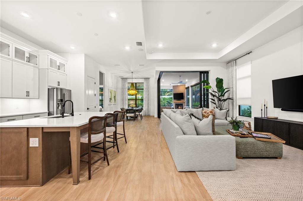 CAYMAS - Residential