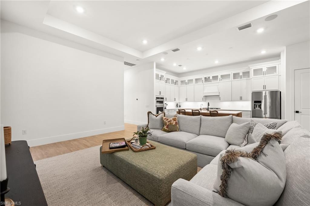 CAYMAS - Residential