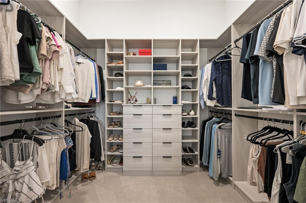 CAYMAS - Residential