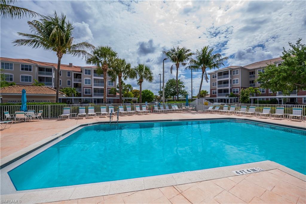 ROYAL POINTE - Residential