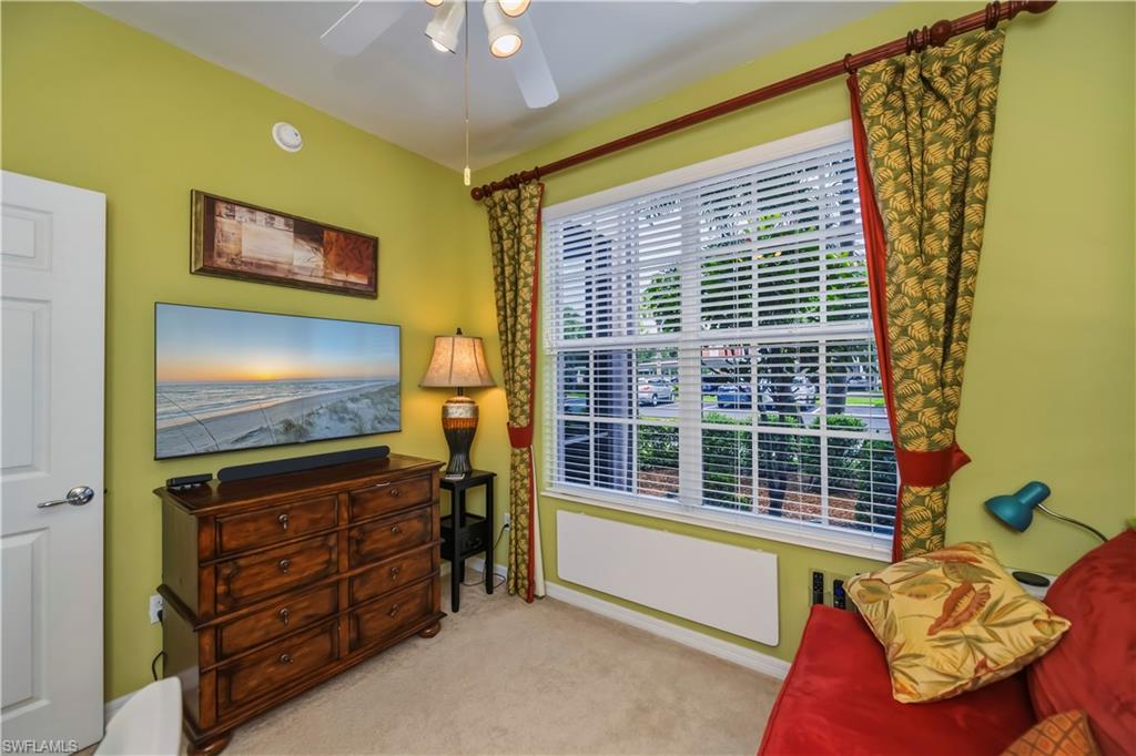 ROYAL POINTE - Residential