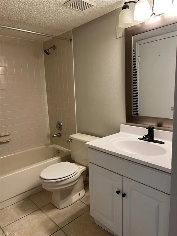 Naples, Florida 34109, United States, 2 Bedrooms Bedrooms, ,2 BathroomsBathrooms,Residential,Contingent,18399