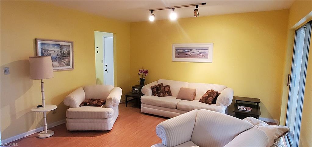 WILLOW LAKE SOUTH - Residential