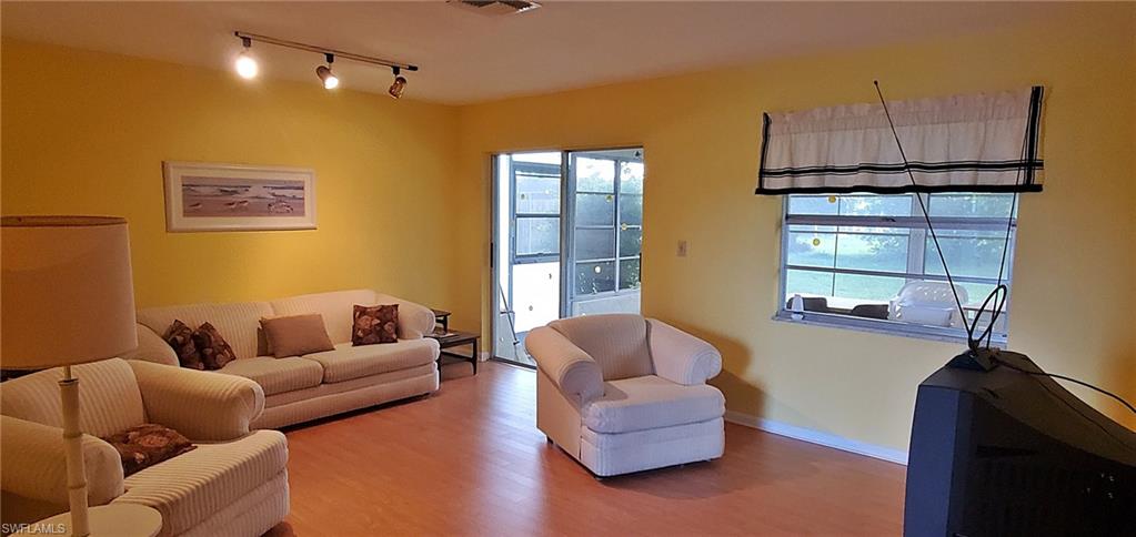 WILLOW LAKE SOUTH - Residential