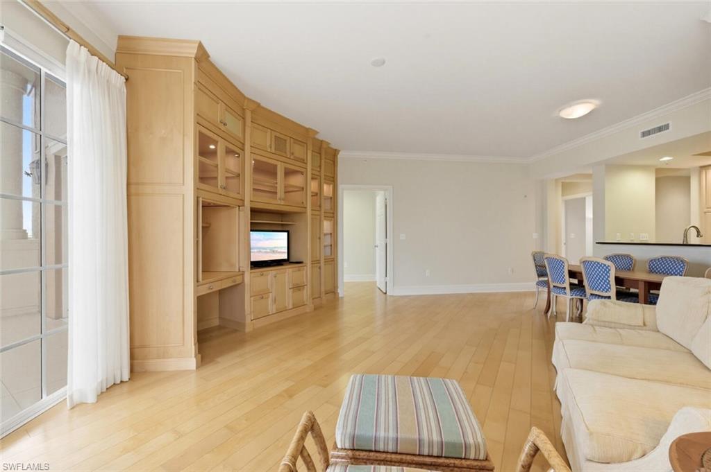 THE RESIDENCES AT LA PIAZZA - Residential