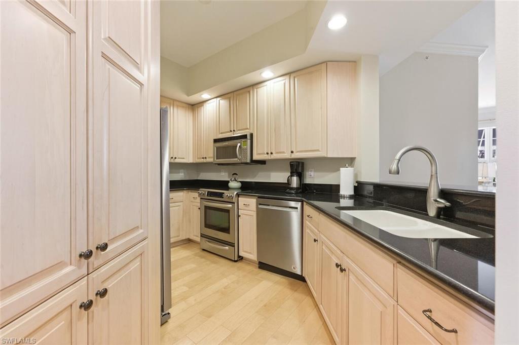 THE RESIDENCES AT LA PIAZZA - Residential