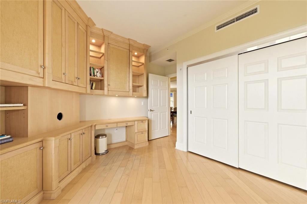 THE RESIDENCES AT LA PIAZZA - Residential