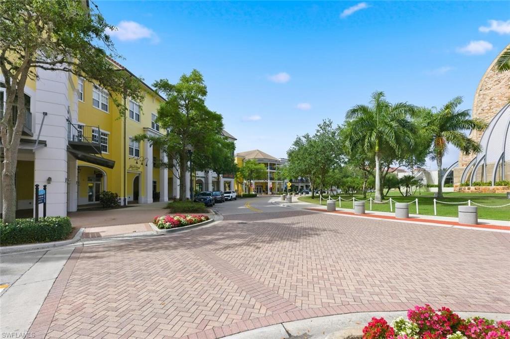 THE RESIDENCES AT LA PIAZZA - Residential