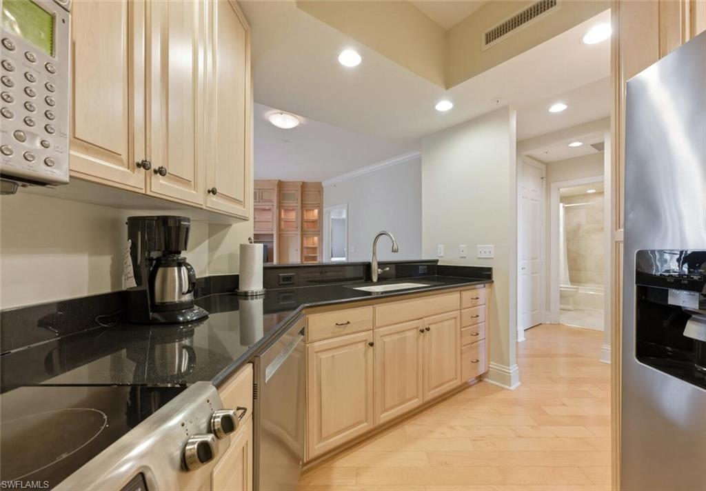 THE RESIDENCES AT LA PIAZZA - Residential