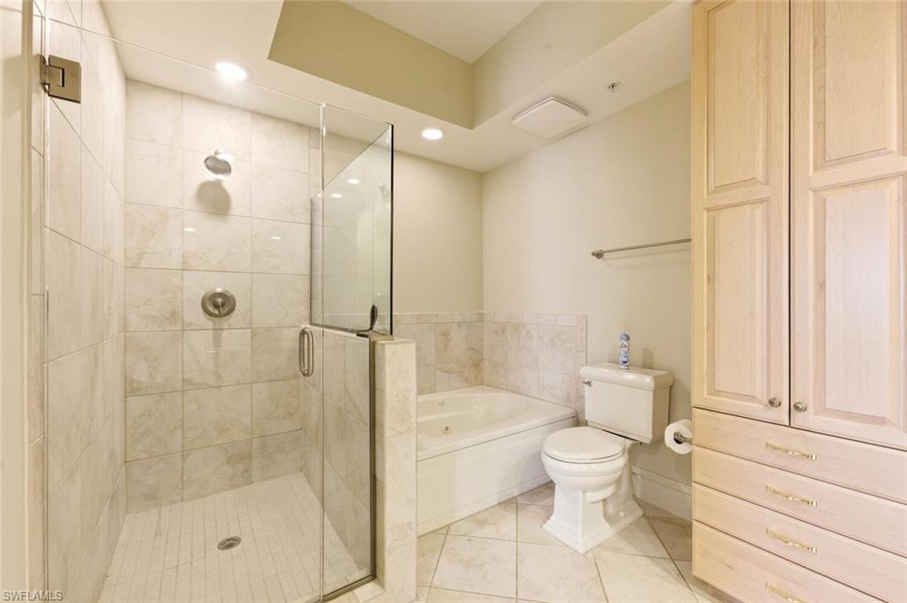 THE RESIDENCES AT LA PIAZZA - Residential